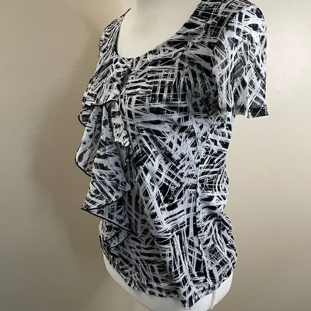 212 Collection| Ruffle| Lightweight| Has Stretch - Picture 9 of 11